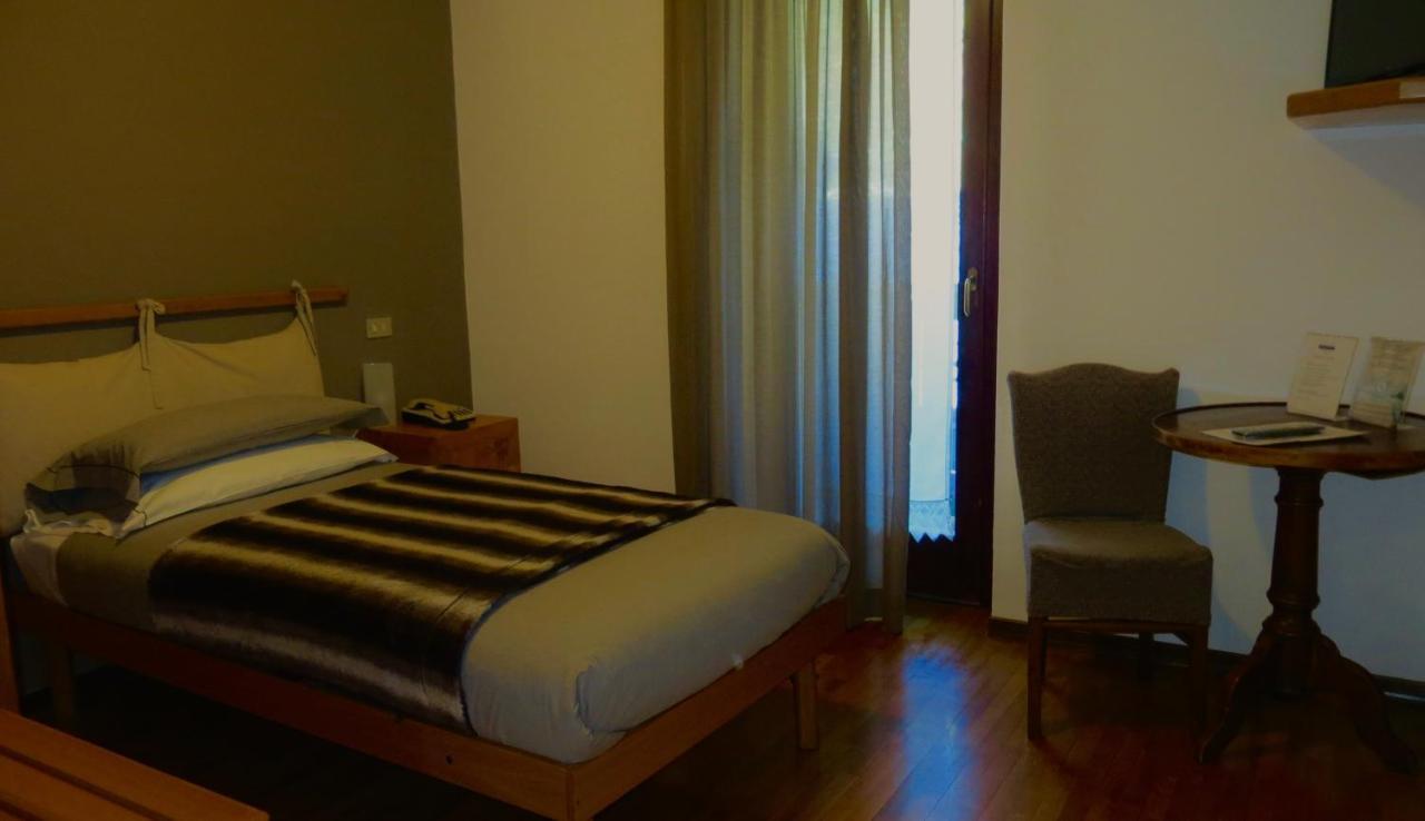 Hotel Garni Sorriso Ponte Di Legno Bagian luar foto