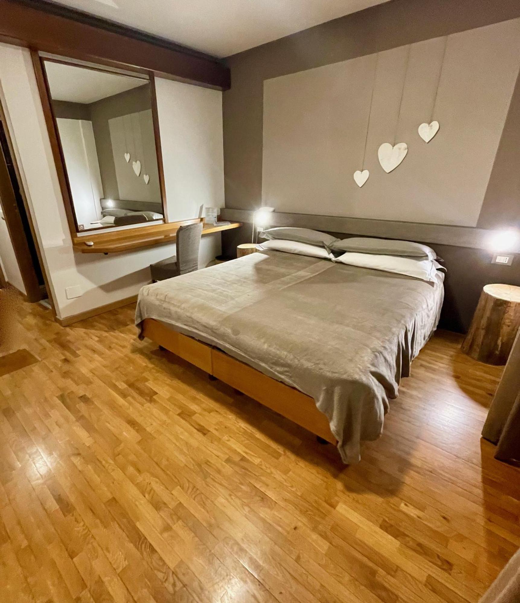 Hotel Garni Sorriso Ponte Di Legno Bagian luar foto