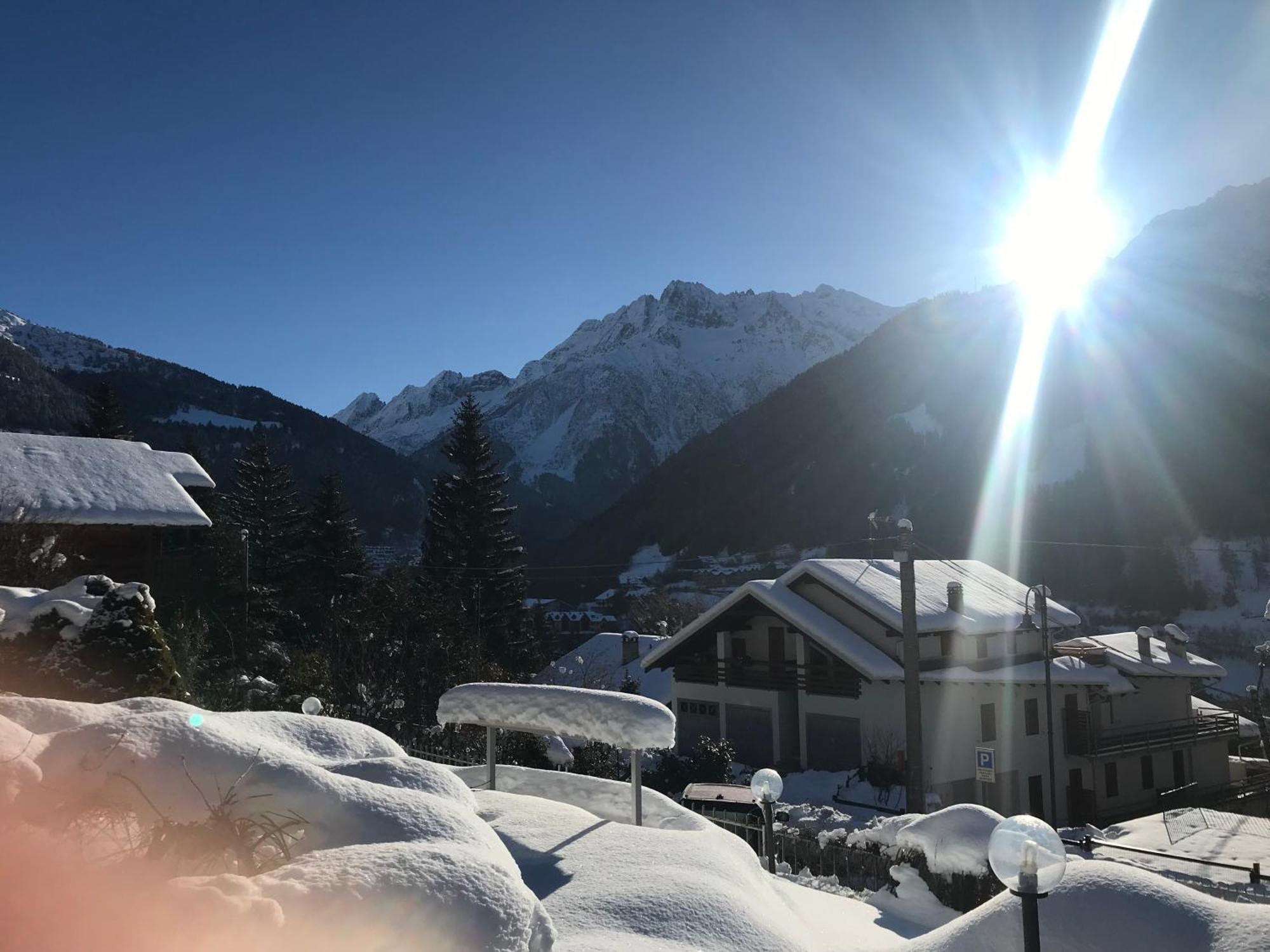 Hotel Garni Sorriso Ponte Di Legno Bagian luar foto