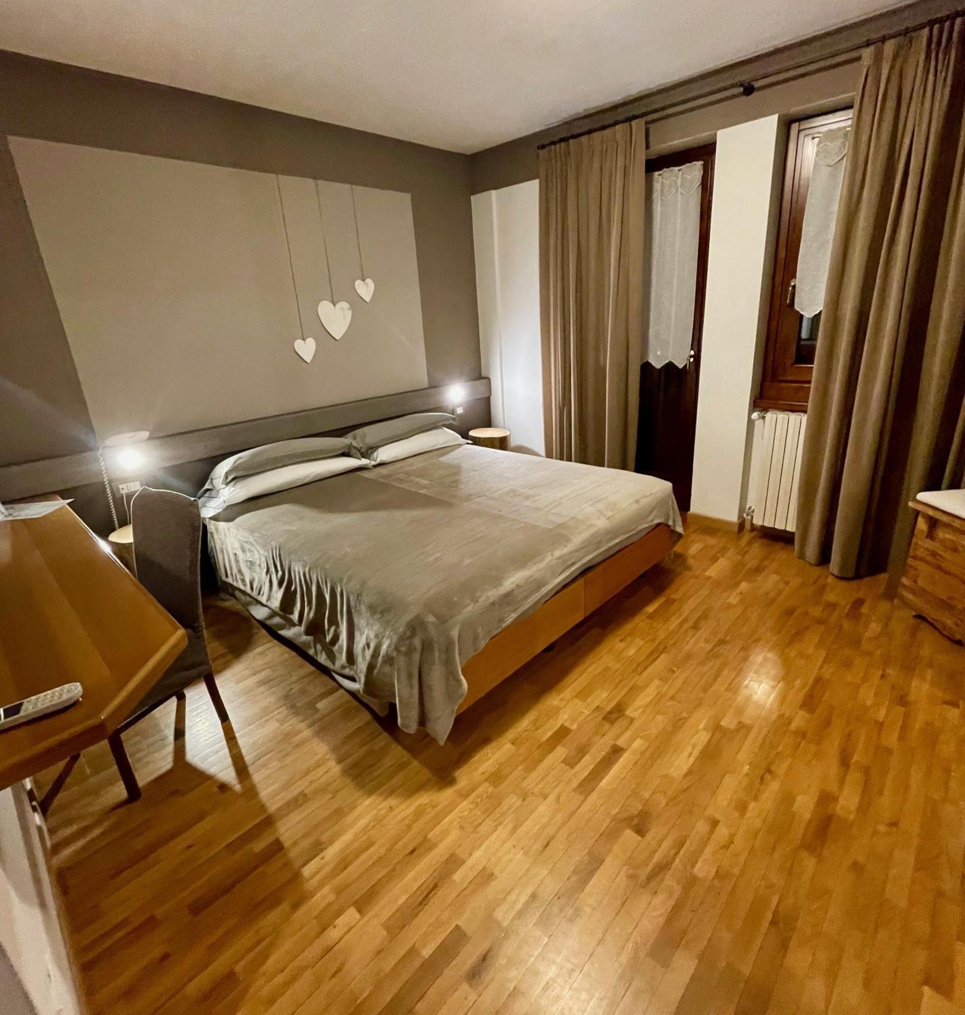 Hotel Garni Sorriso Ponte Di Legno Bagian luar foto